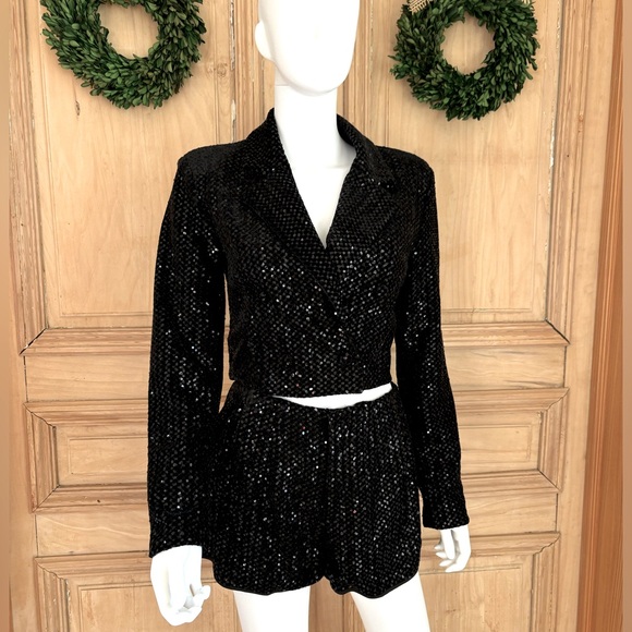 FOREVER 21 sequin short suit - Picture 1 of 2